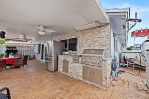 8765 NW 111th Terrace, Hialeah Gardens, FL 33018 - Photo 16