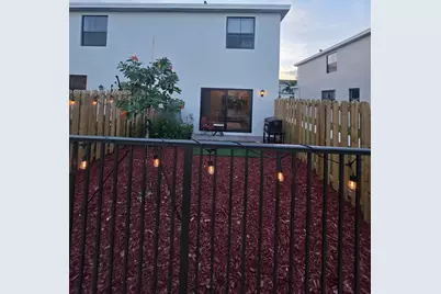 1424 NE 4th Ave, Florida City, FL 33034 - Photo 2