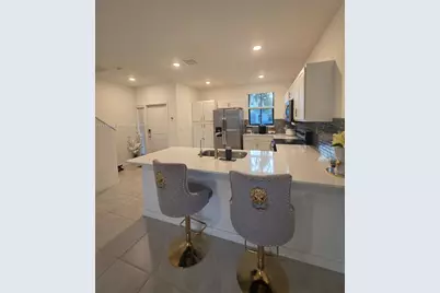 1424 NE 4th Ave, Florida City, FL 33034 - Photo 6