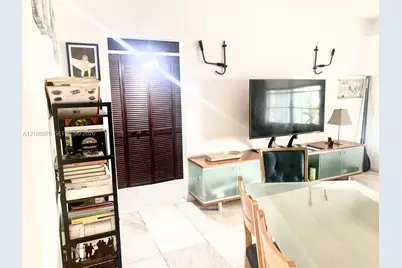8540 Byron Ave #1B, Miami Beach, FL 33141 - Photo 4