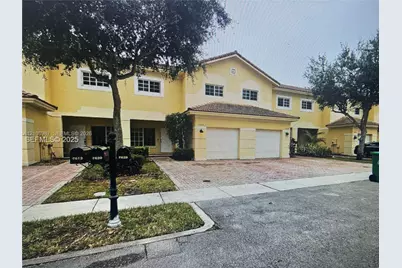 7628 S Stonecreek Cir #2, Davie, FL 33024 - Photo 2
