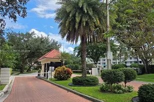 3716 Whitehall Dr, West Palm Beach, FL 33401 - Photo 2