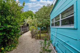 2967 SW 21st St, Miami, FL 33145 - Photo 32
