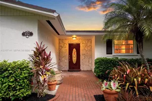 9761 SW 123rd St, Miami, FL 33176 - Photo 4