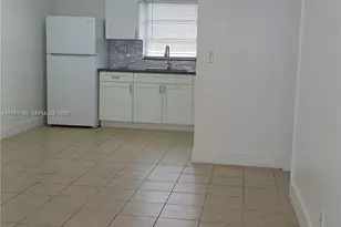 325 NE 2nd St, Hallandale Beach, FL 33009 - Photo 2