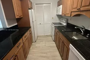 240 Lakeview Dr, Weston, FL 33326 - Photo 1