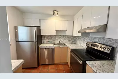 1418 Collins Ave #602, Miami Beach, FL 33139 - Photo 8