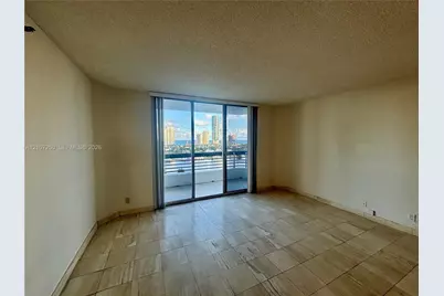 3600 Mystic Pointe Dr #1717, Aventura, FL 33180 - Photo 4