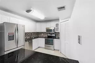 9273 Collins Ave, Surfside, FL 33154 - Photo 16