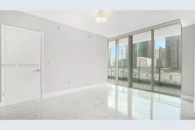 92 SW 3rd St #1803, Miami, FL 33130 - Photo 8