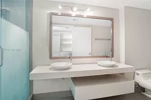 92 SW 3rd St, Miami, FL 33130 - Photo 10