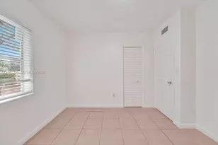1801 NE 154th St, North Miami Beach, FL 33162 - Photo 12