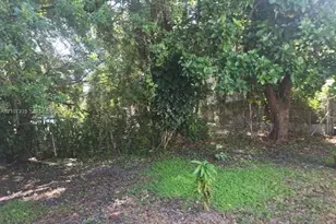 140 NW 60th St, Miami, FL 33127 - Photo 10