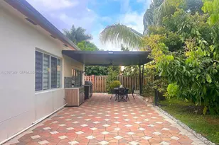 3581 NE 10th Dr, Homestead, FL 33033 - Photo 12