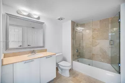 1800 N Bayshore Dr #2410, Miami, FL 33132 - Photo 12