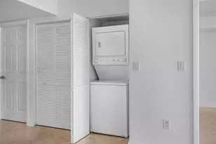 1800 N Bayshore Dr, Miami, FL 33132 - Photo 24