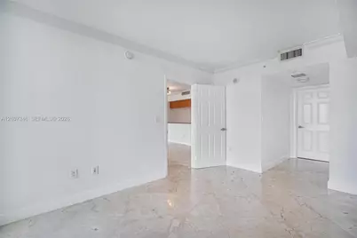 1800 N Bayshore Dr #2410, Miami, FL 33132 - Photo 16