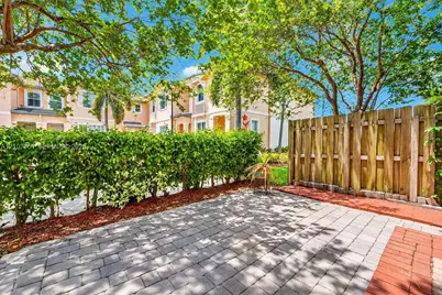 230 SE 29th Ave #1, Homestead, FL 33033 - Photo 10