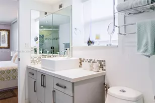 6039 Collins Ave, Miami Beach, FL 33140 - Photo 14