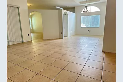 1721 SE 17th Ave, Homestead, FL 33035 - Photo 2