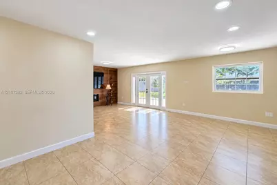 859 Caroline Cir, Palm Beach, FL 33413 - Photo 4