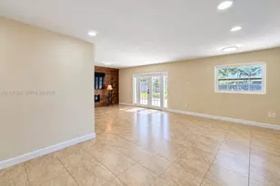 859 Caroline Cir, Palm Beach, FL 33413 - Photo 4