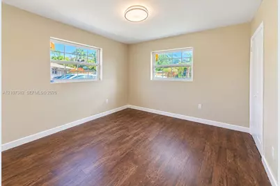 859 Caroline Cir, Palm Beach, FL 33413 - Photo 12