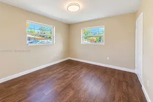 859 Caroline Cir, Palm Beach, FL 33413 - Photo 12