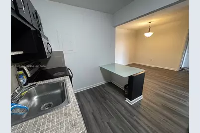 7300 NW 17th St #421, Plantation, FL 33313 - Photo 2