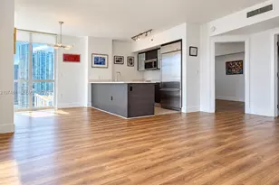 55 SE 6th St, Miami, FL 33131 - Photo 2