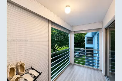 8421 Lagos De Campo Blvd #309T, Tamarac, FL 33321 - Photo 10
