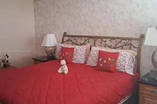 1000 St Charles Pl, Pembroke Pines, FL 33026 - Photo 16