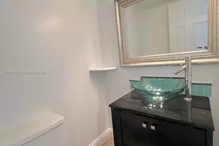 1020 Meridian Ave, Miami Beach, FL 33139 - Photo 4
