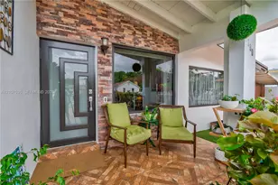 380 NE 173rd St, North Miami Beach, FL 33162 - Photo 2