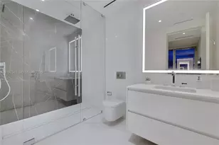 300 Biscayne Blvd Way, Miami, FL 33131 - Photo 12
