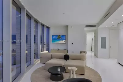 300 Biscayne Boulevard Way #5108, Miami, FL 33131 - Photo 6