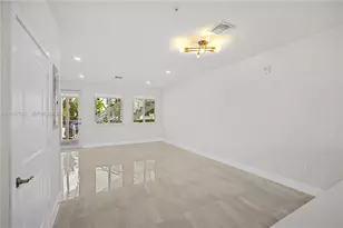 10270 NW 66th St, Doral, FL 33178 - Photo 4