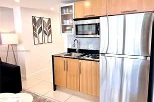 1750 N Bayshore Dr, Miami, FL 33132 - Photo 2
