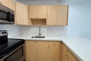 210 172nd St, Sunny Isles Beach, FL 33160 - Photo 8