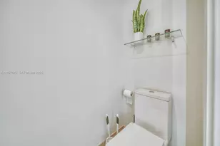 1080 Brickell Ave, Miami, FL 33131 - Photo 14