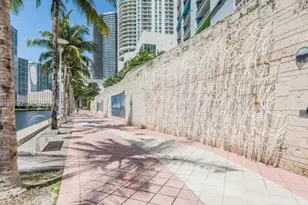 325 S Biscayne Blvd, Miami, FL 33131 - Photo 16
