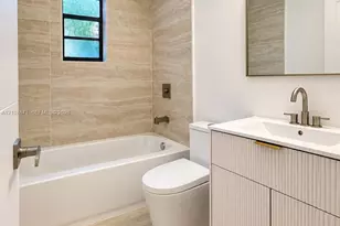 520 NE 111th St, Miami, FL 33161 - Photo 8