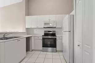 1677 SE 27th Ct, Homestead, FL 33035 - Photo 12