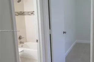 6061 Shaker Wood Cir, Tamarac, FL 33319 - Photo 8