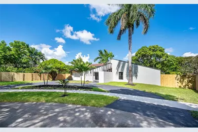9261 SW 11th St, Miami, FL 33174 - Photo 16
