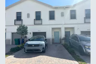 826 SW 11th Ter, Florida City, FL 33034 - Photo 1