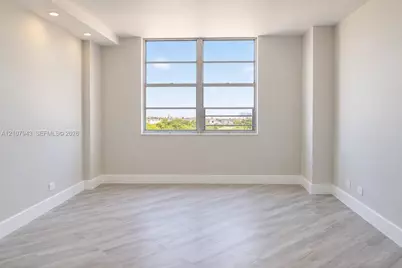 251 174th St #201, Sunny Isles Beach, FL 33160 - Photo 2