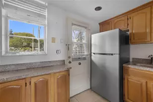 2910 Point E Dr, Aventura, FL 33160 - Photo 6