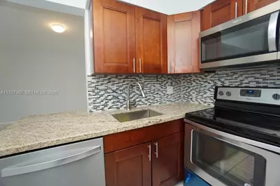 212 Lake Pointe Dr #106, Oakland Park, FL 33309 - Photo 4