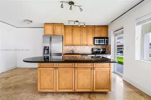 2881 NE 32nd St, Fort Lauderdale, FL 33306 - Photo 6